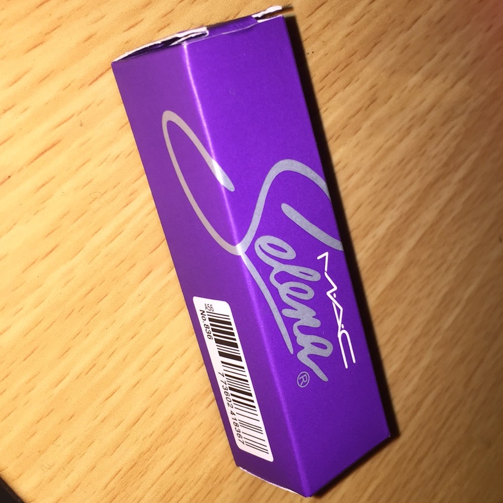 MAC Selena Lipstick in "Como La Flor"